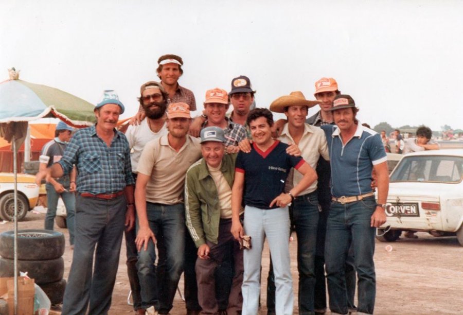 Horacio Varela, equipo y amigos disfrutando de un fin de semana de carreras. 