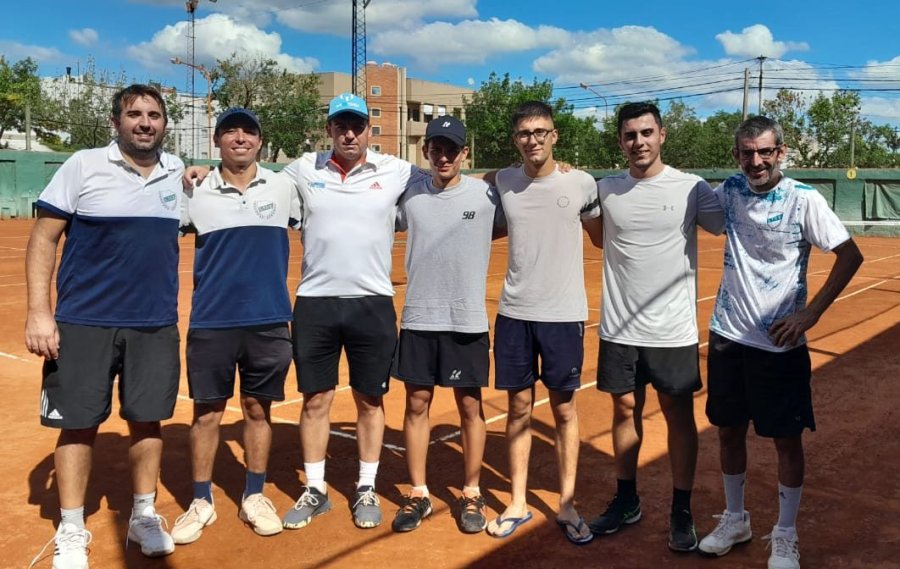 El equipo del Lawn Tennis Club Esperancino