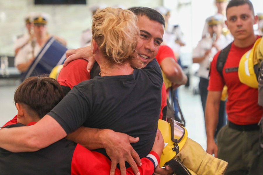 Los esperaron todos sus orgullosos familiares