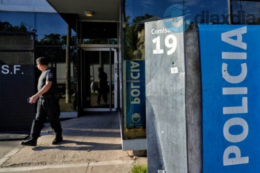 La comisaría donde trabajaban los policías acusado