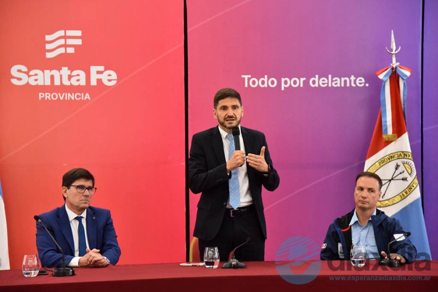 Pullaro en la presentación del Pullaro en la presentación del