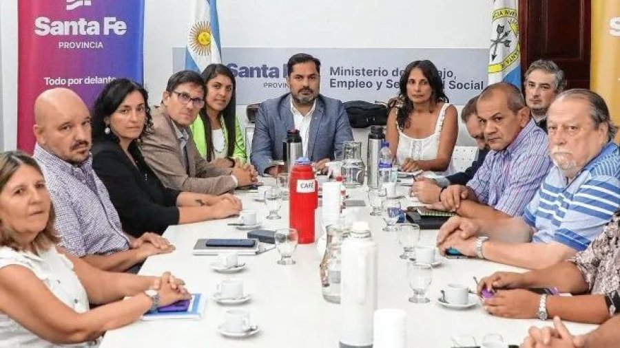 Una de las reuniones paritarias de los docentes santafesinos