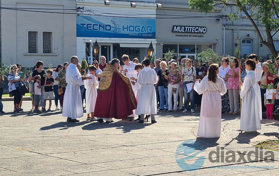La bendición de ramos realizada este domingo en plaza San Martín