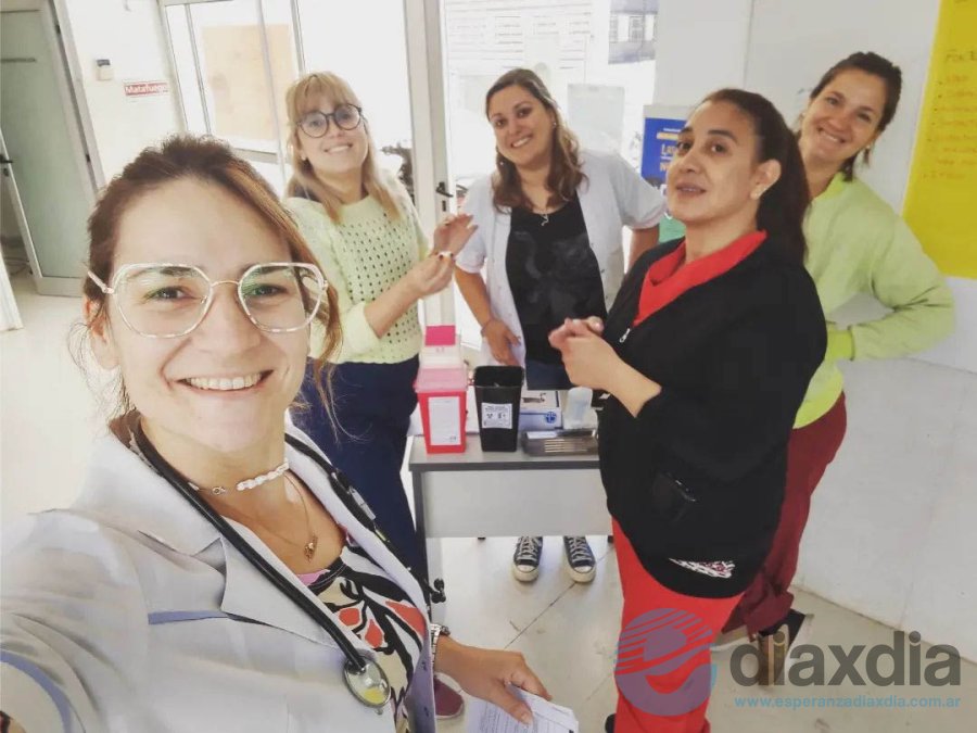 Dra. Mariana Yori y equipo de salud en el CAPS Los Troncos