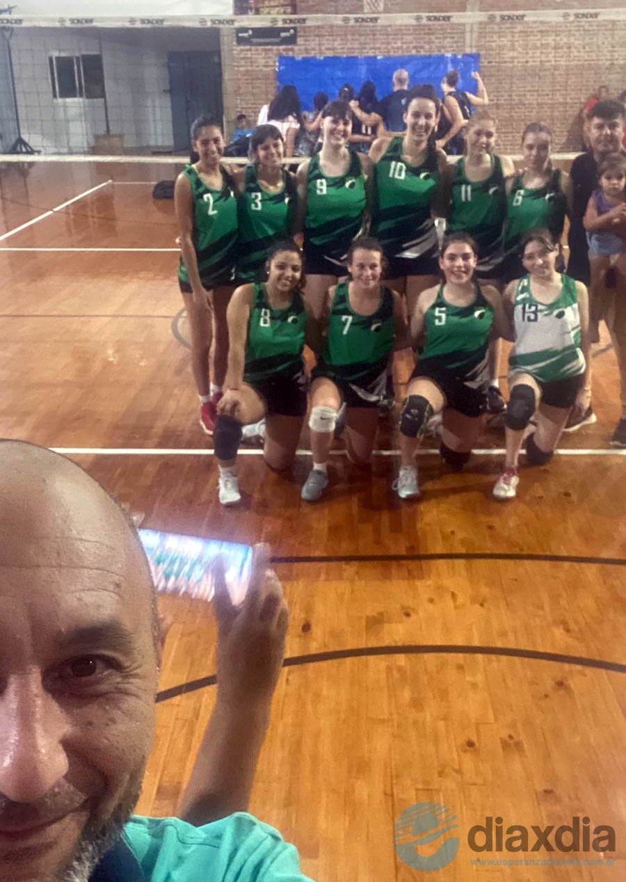 Pugliese retrató el histórico regreso de las repolleras