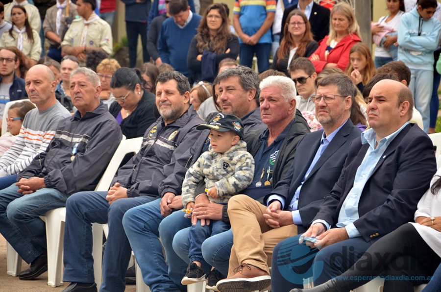 Excombatientes y autoridades locales