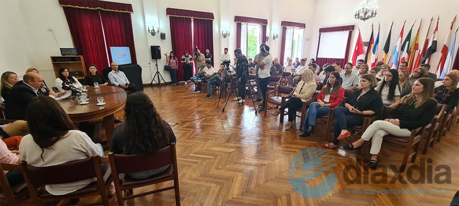 El intendente brindó el informe ante la prensa, gabinete, coordinadores y directores municipales.