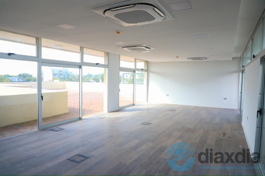 Uno de los salones del segundo piso del Edificio del Correo en Esperanza