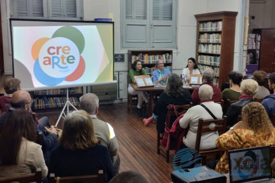 La presentación literaria en la biblioteca local