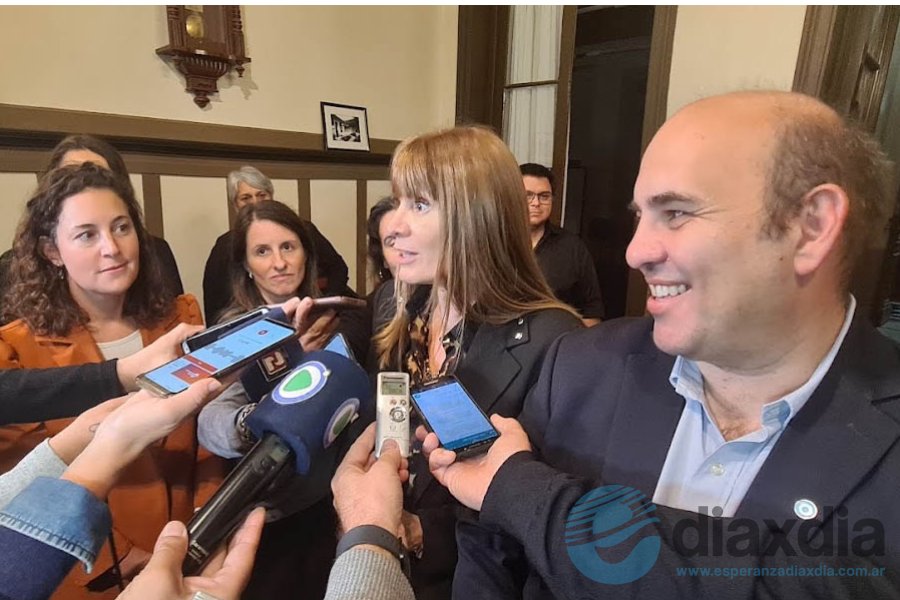 Susana Rueda acompañada del Intendente Müller