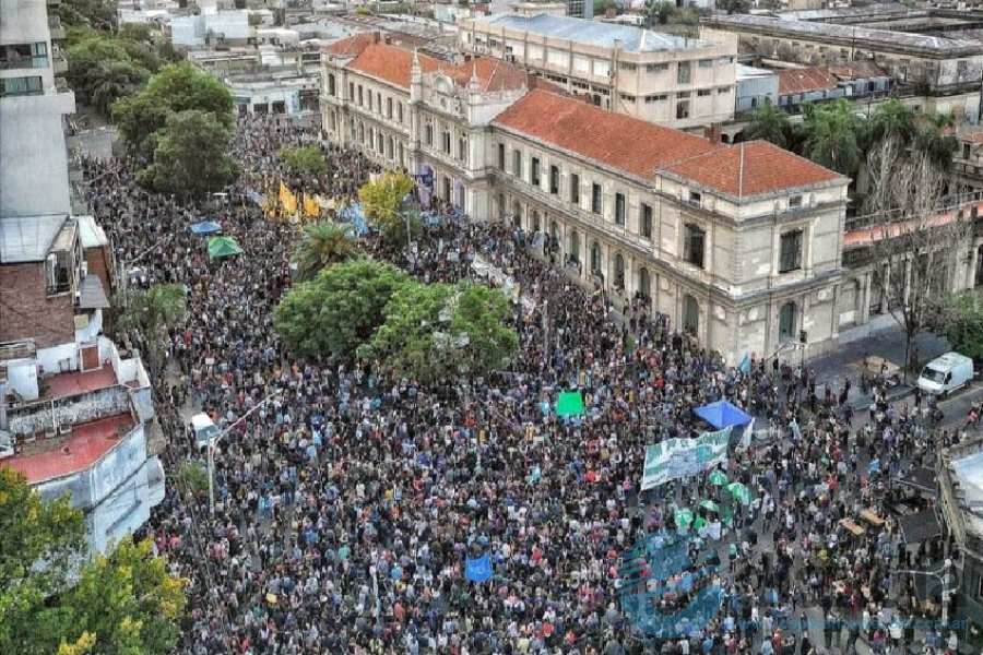 La marcha al rectorado de la UNL