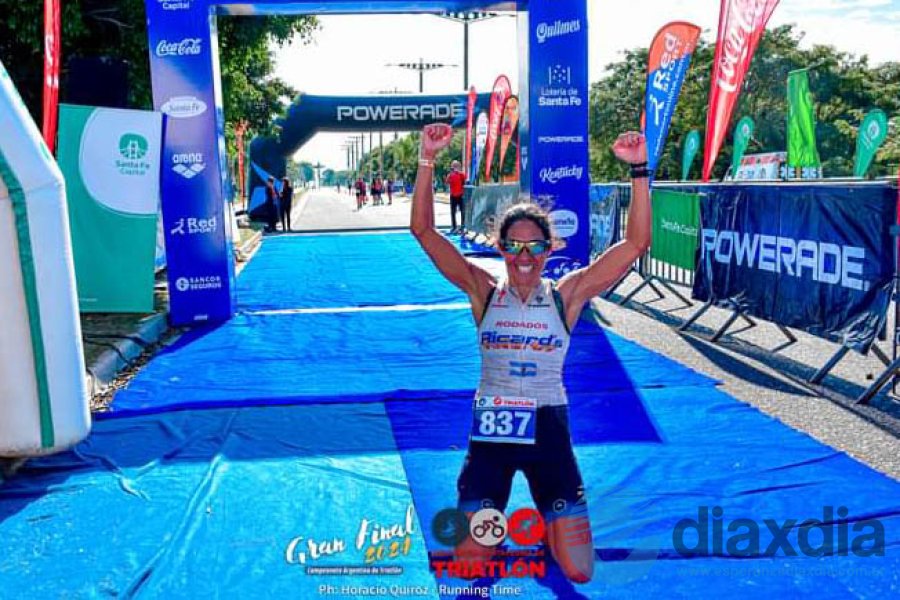 El festejo de Paola Martinez al llegar