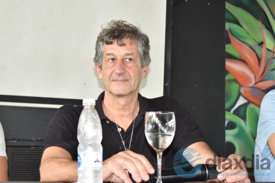 Gabriel Darrás en la presentación de Cultural ASb - Diario Uno