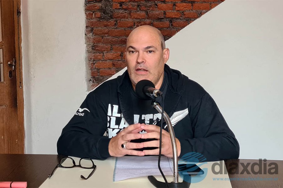 Juan Gigena en los estudios de CSC Radio Juan Gigena en los estudios de CSC Radio