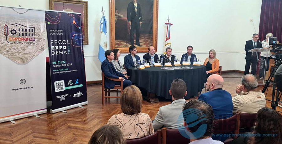 Lanzamiento en el Salón Blanco - Foto Edxd