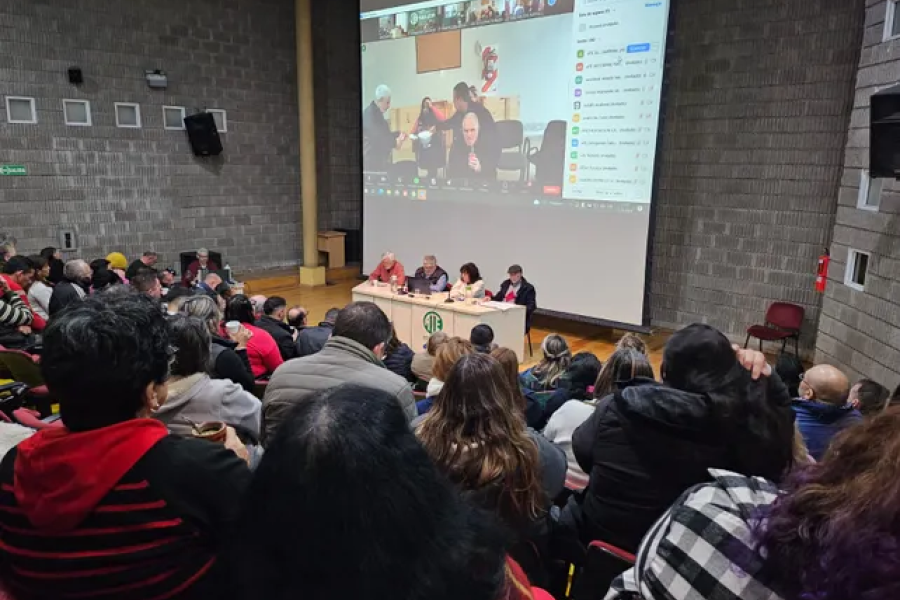 En asamblea, ATE aceptó la oferta salarial.