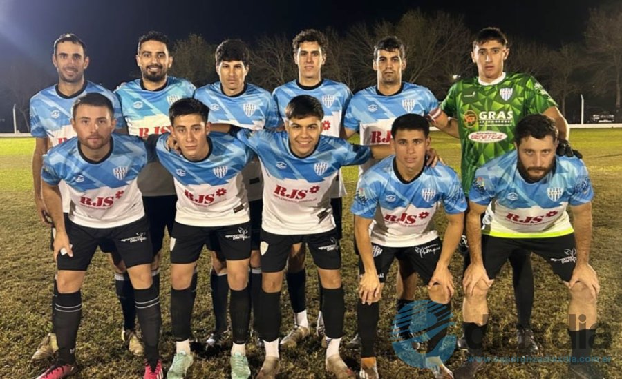 El equipo de primera de Deportivo Elisa - Foto RRSS AD Juventud