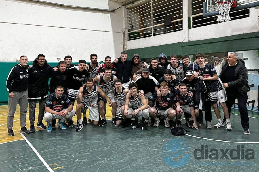 Festejo del equipo de Esperanza en Rosario