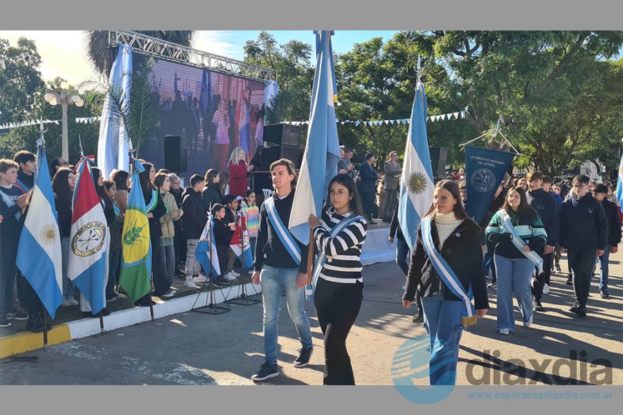 Desfile en Plaza San Martín