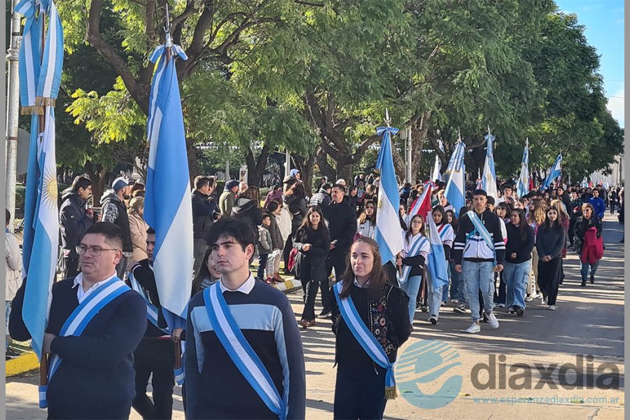 Desfile en Plaza San Martín