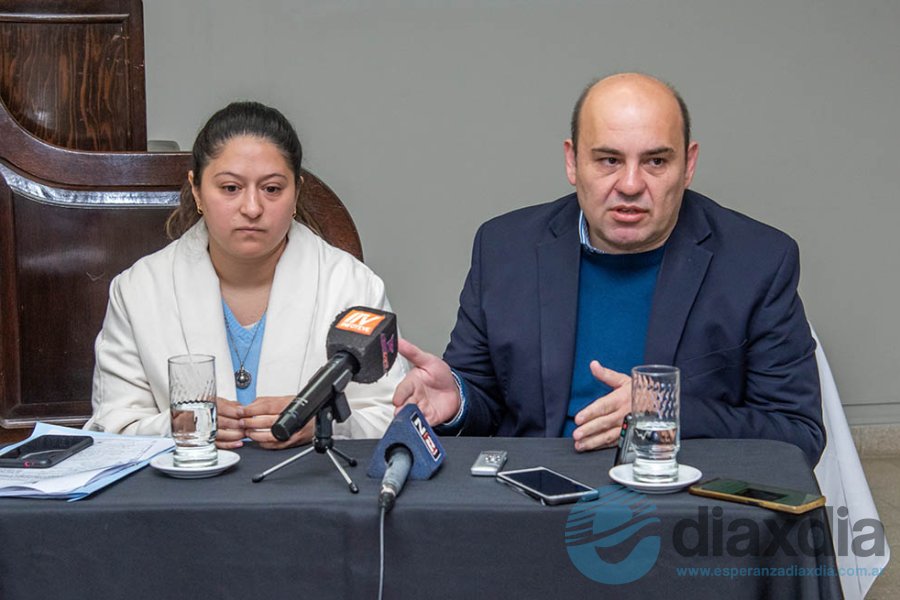 Müller y la secretaria Samira Cobos Müller y la secretaria Samira Cobos