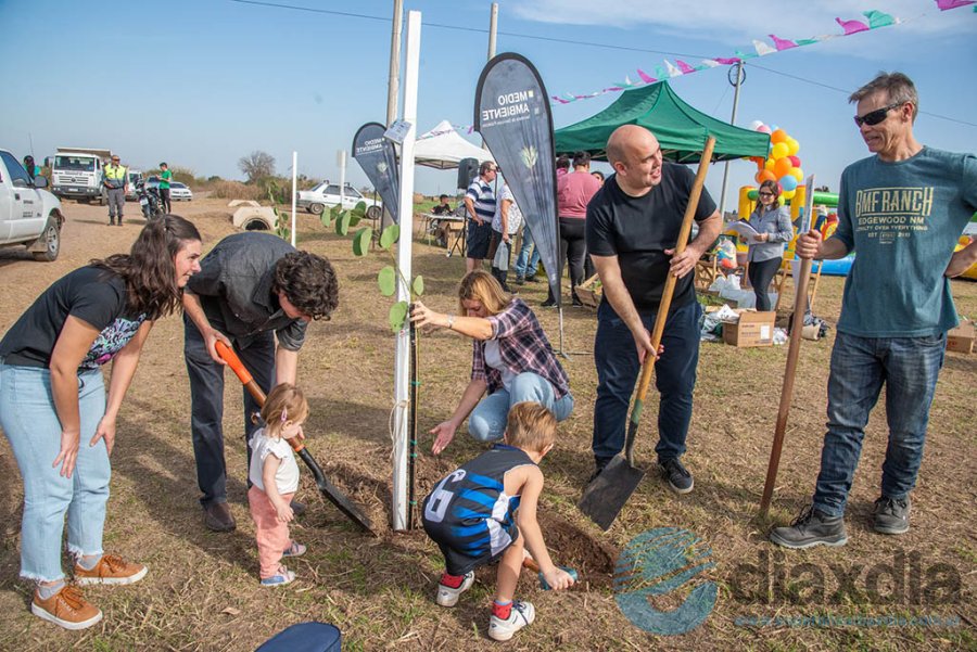 El intendente Rodrigo Müller acompañó a los vecinos