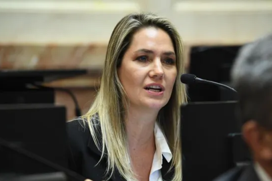 Carolina Losada. Carolina Losada.
