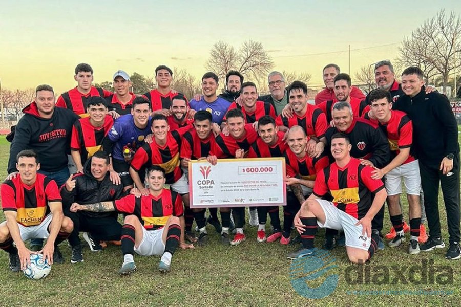 Juventud festejó el pase a la tercera fase