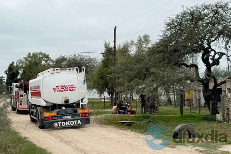 Bomberos en la intervención del sábado Bomberos en la intervención del sábado