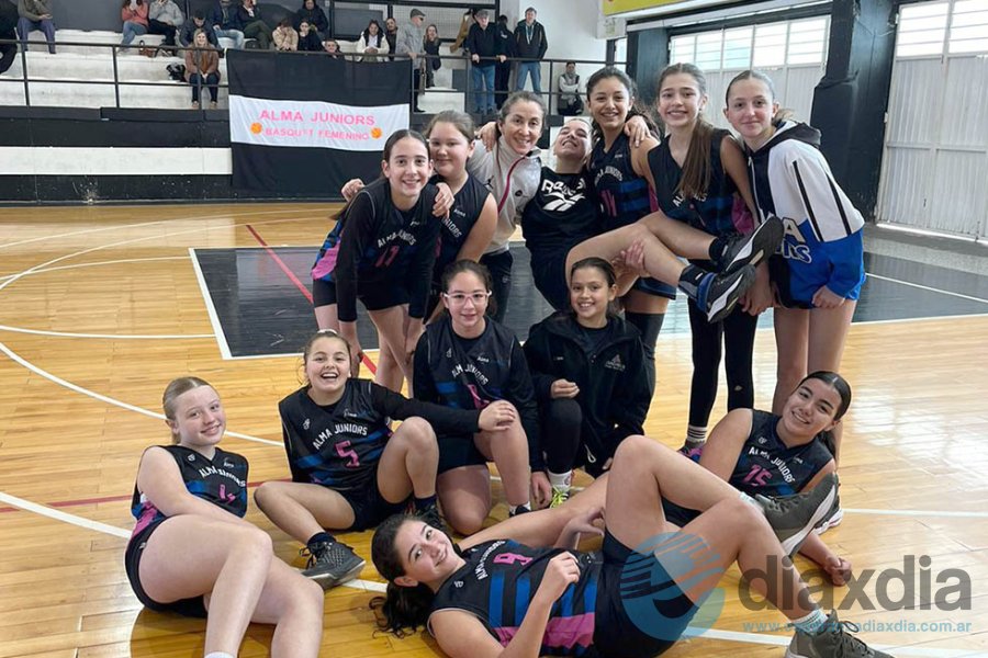 El festejo tras la victoria de las chicas U13