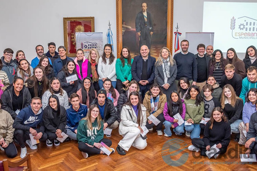 Becados y gabinete municipal Becados y gabinete municipal