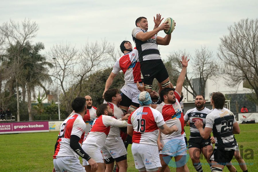 Alma Juniors - Banco Provincial en el Poli