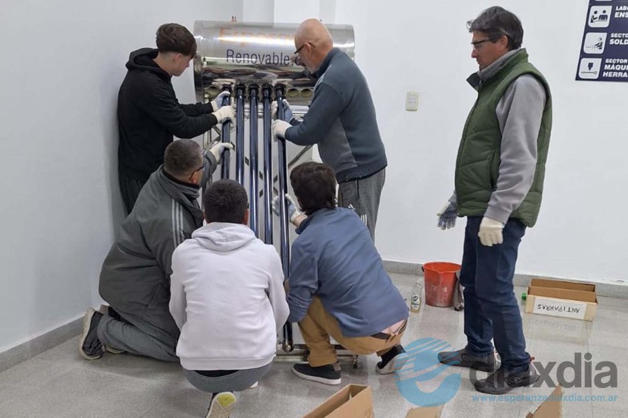 Curso sobre instalación de sistemas solares térmicos - Foto Prensa ITEC