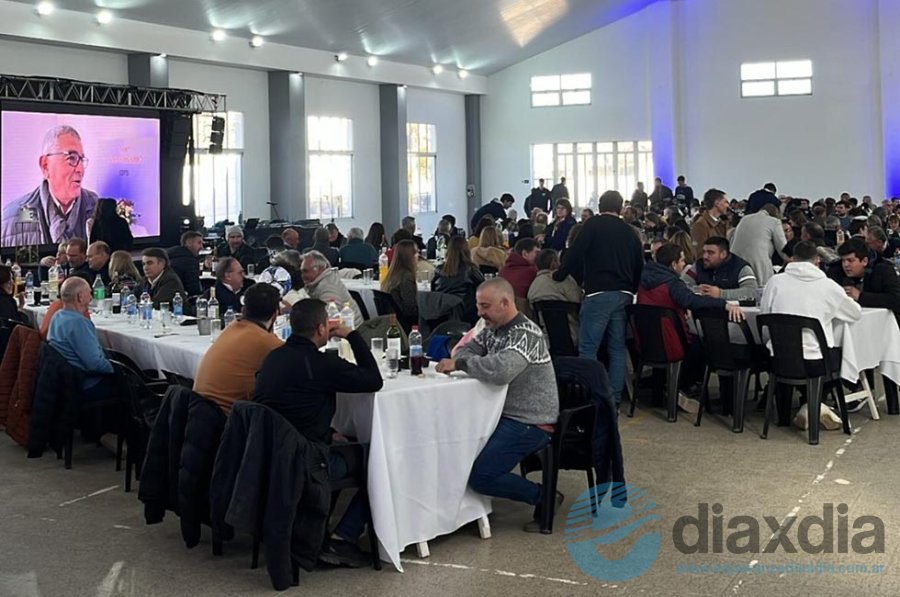 El almuerzo del centenario del club D.F.Sarmiento - RRSS CDFS