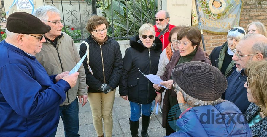 Coreutas interpretando una histórica canción - Foto Edxd