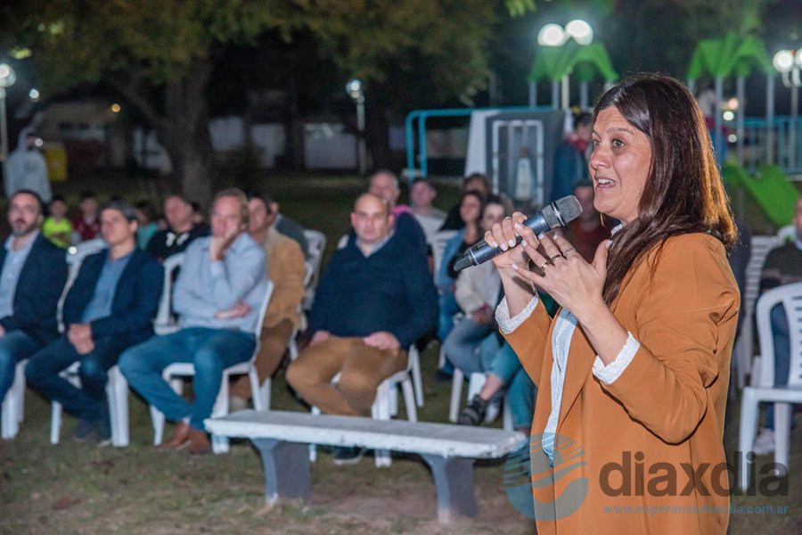 La Secretaria Evangelina Pirola durante la presentación del proyecto - Foto Prensa Municipalidad