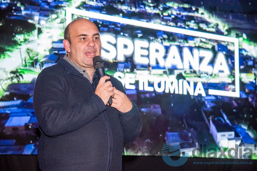 El intendente durante los anuncios El intendente durante los anuncios