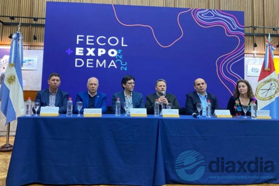 Autoridades en la presentación en Bs.As. Autoridades en la presentación en Bs.As.