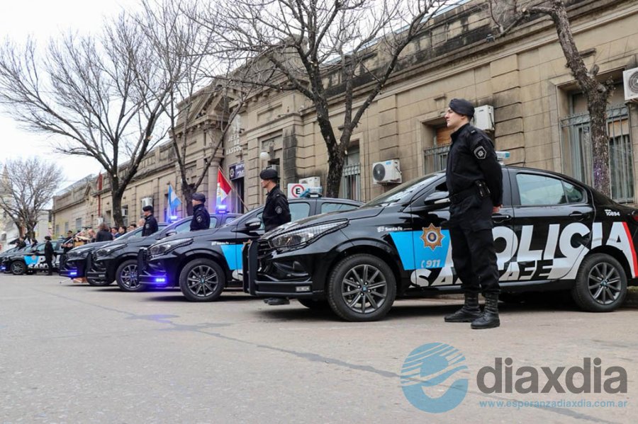 Entrega de patrulleros - Prensa Seguridad