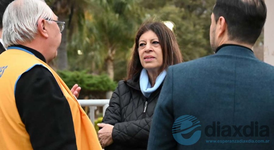 Clara García en diálogo con referentes comunitarios