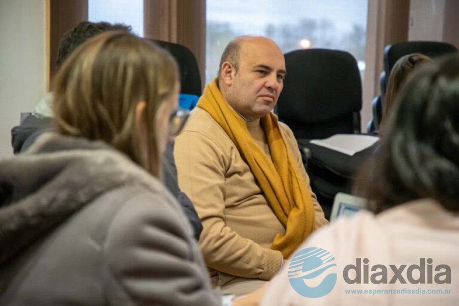 Rodrigo Müller durante el debate