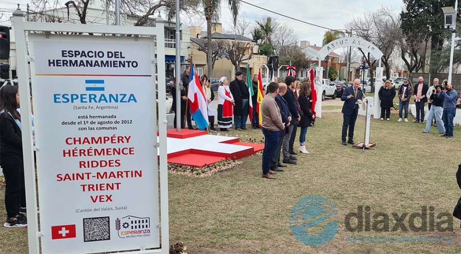 El embajador también fue invitado a dirigir un mensaje en la inauguración de las mejoras en la Plaza Suiza - Foto Edxd