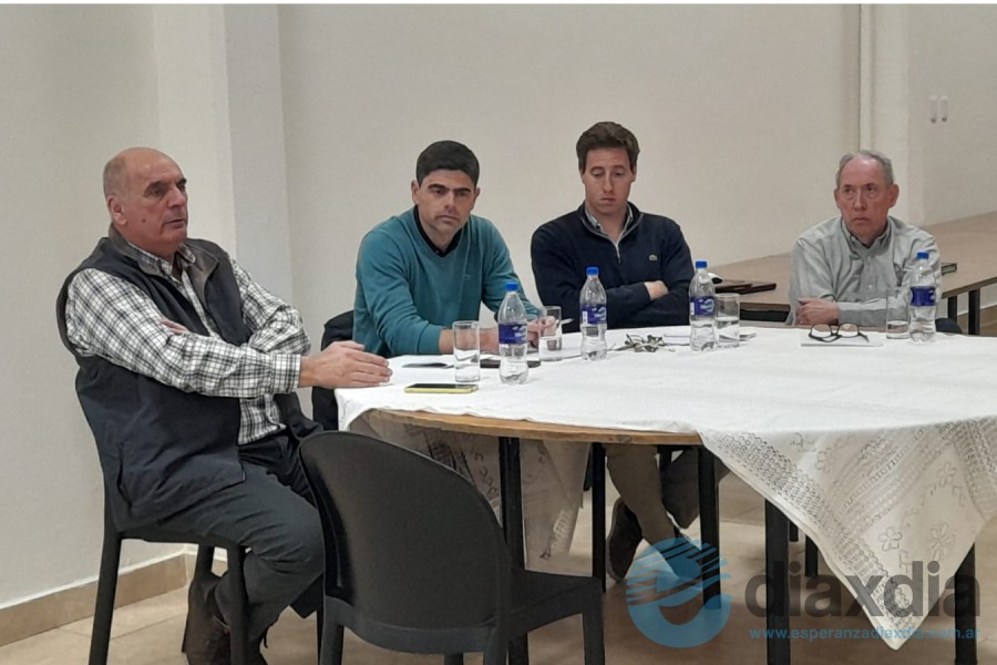 Autoridades de la Asociación Unión Tamberos Autoridades de la Asociación Unión Tamberos