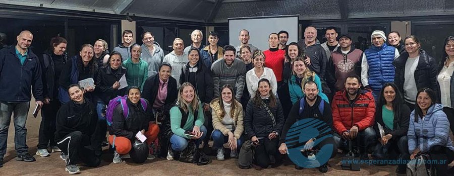 Los asistentes a la primera charla