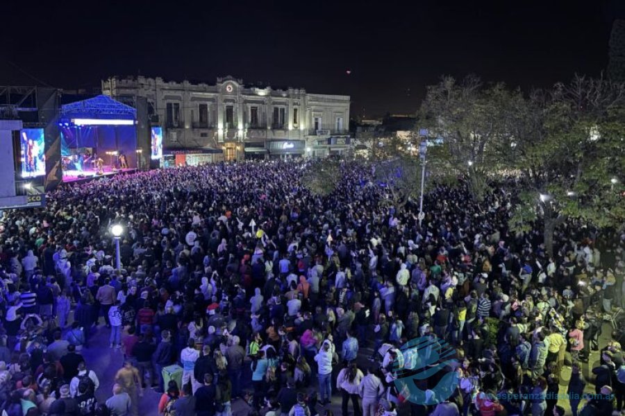 El numeroso público presente en la fiesta