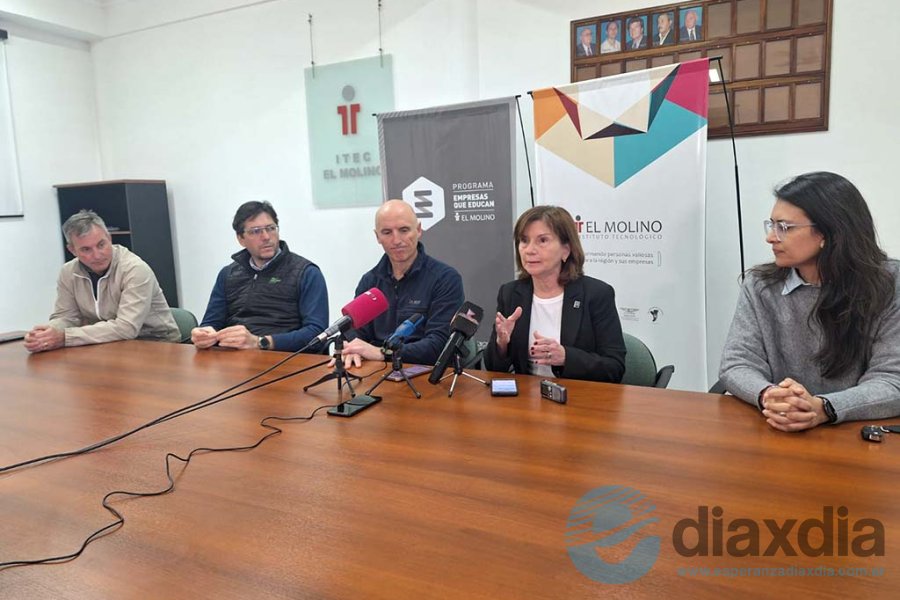 Representantes de INCOSE, del ITECy sus fundadoras