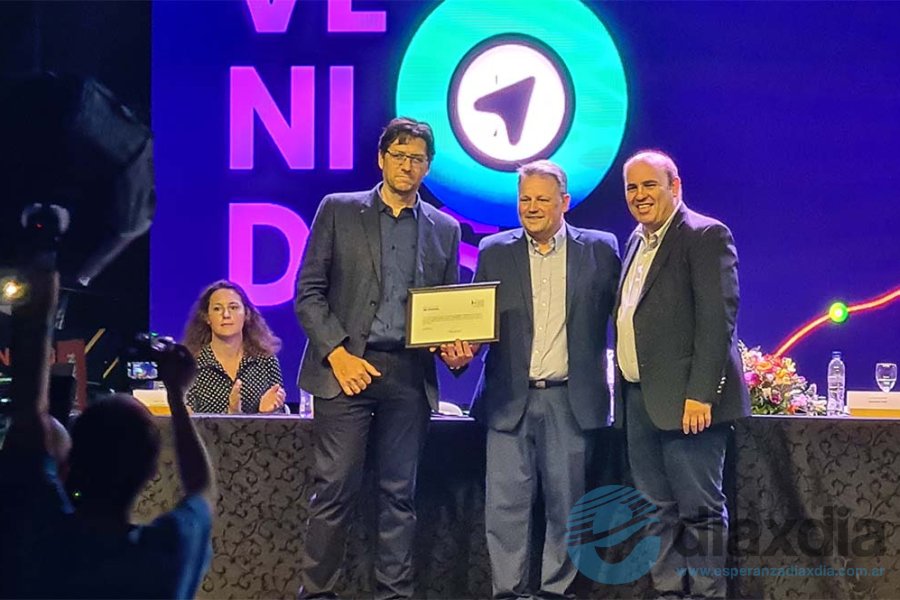 El intendente entregó reconocimiento