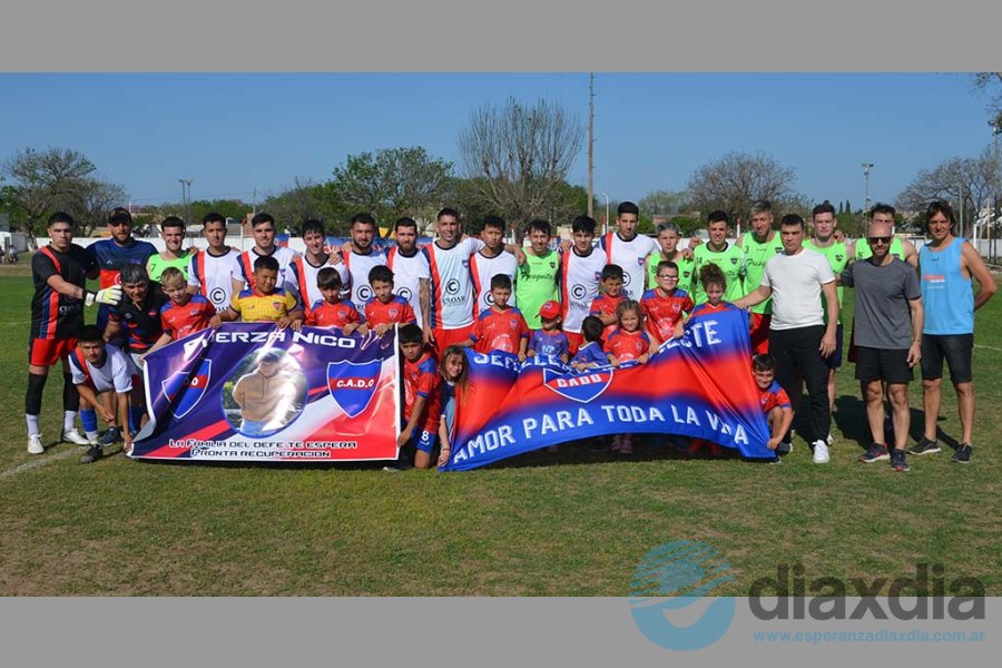 Todo el plantel y cuerpo técnico de Defensores