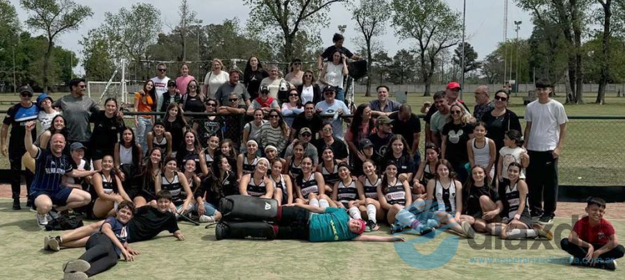 La familia de Alma Juniors en Rosario - Foto Prensa Alma Juniors