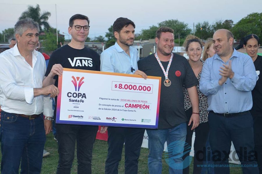 El premio para Juventud por consagrarse Campeón